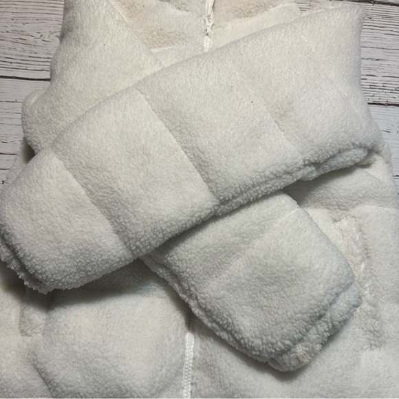 Girls Cropped Puffer Jacket - Picture 5 of 9